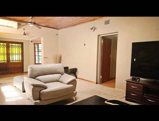 3 BEDROOM HOUSE FOR SALE IN MOUNTAIN VIEW